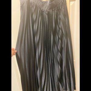 A Beautiful Soul Full length pleated skirt size b